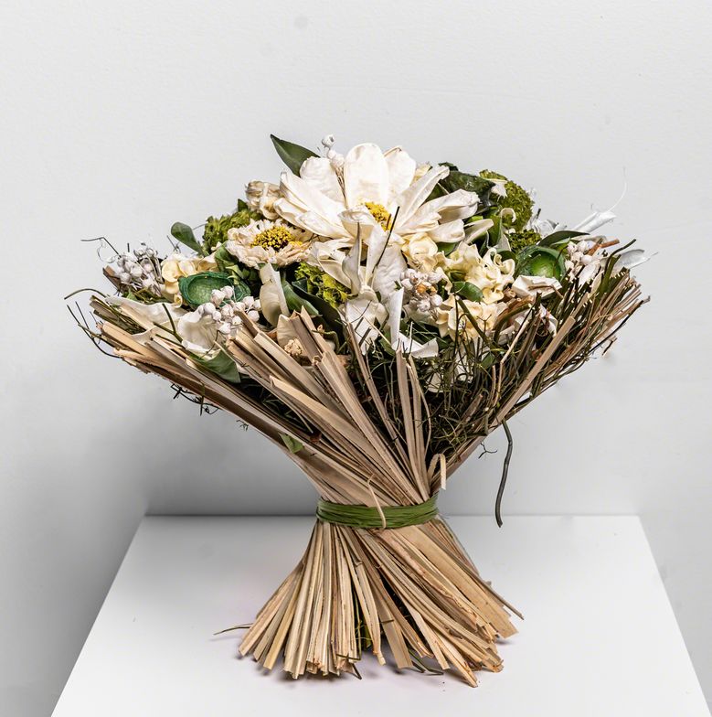 Bouquet Seche Roos Wit de chez Lilit Fleurs - Livraison de fleurs Bruxelles Bouquet Seche Roos Wit