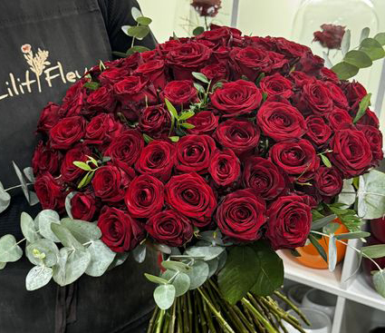 150 Roses RED - Fleurs livraison Bruxelles - Lilit Fleurs Livraison 150 Roses rouges RED