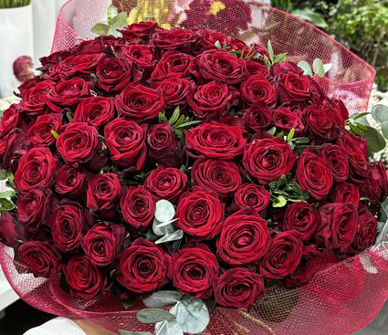 150 Rode Rozen - Bloemenbezorging Brussel - Lilit Flowers 150 Rode Rozen - Bloemenbezorging Brussel - Lilit Flowers